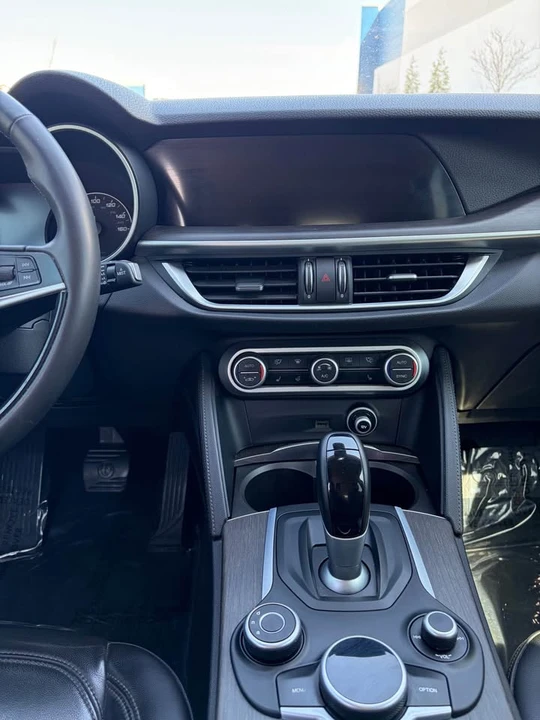 2019 Alfa Romeo Stelvio - Image 11 of 12