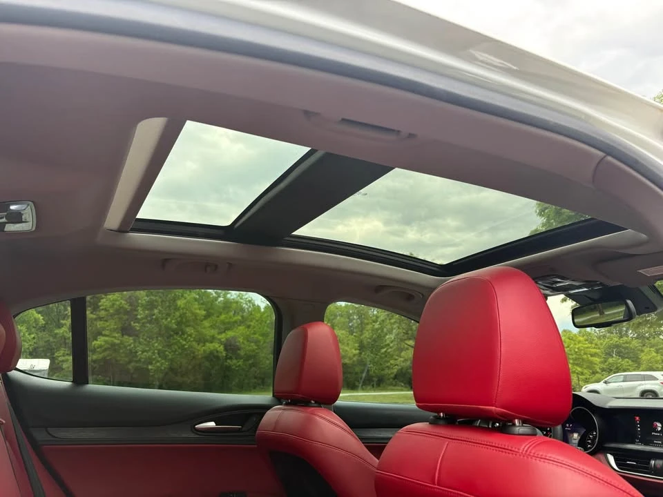 2019 Alfa Romeo Stelvio - Image 12 of 21