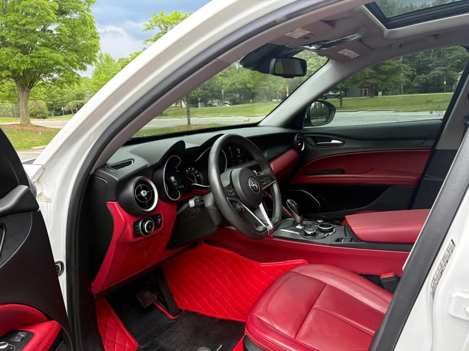 2019 Alfa Romeo Stelvio - Image 9 of 21