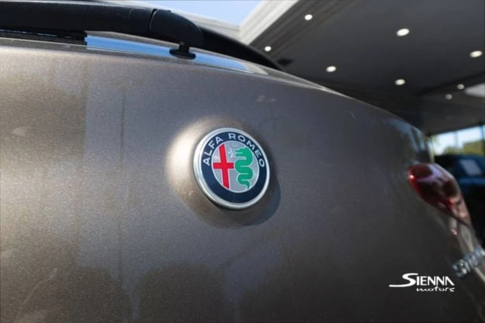 2019 Alfa Romeo Stelvio - Image 14 of 20