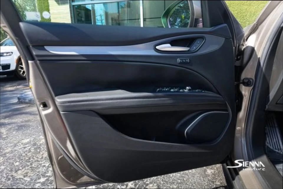 2019 Alfa Romeo Stelvio - Image 17 of 20