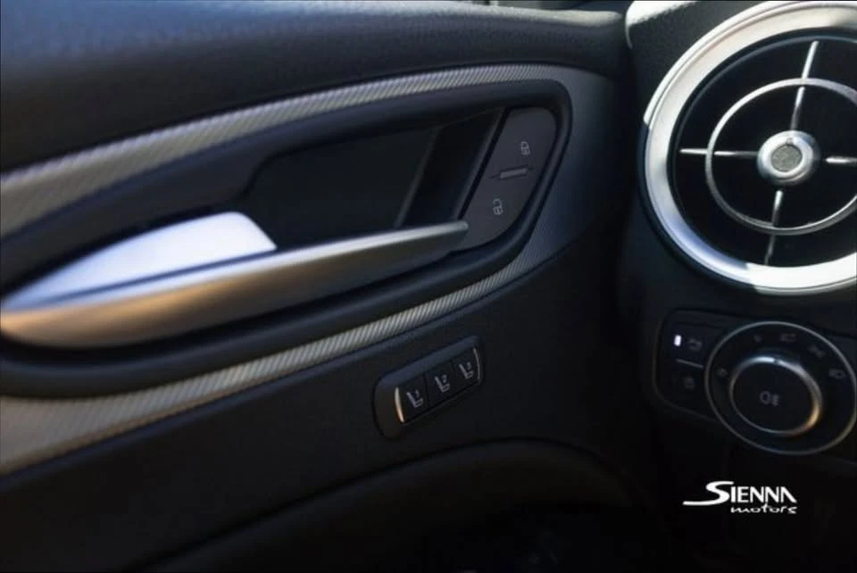 2019 Alfa Romeo Stelvio - Image 18 of 20