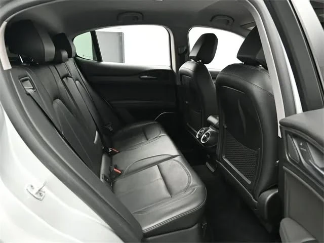 2019 Alfa Romeo Stelvio - Image 17 of 20