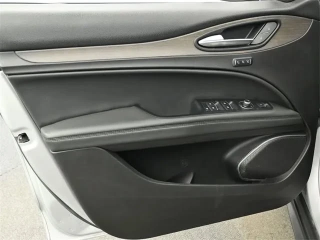 2019 Alfa Romeo Stelvio - Image 9 of 20