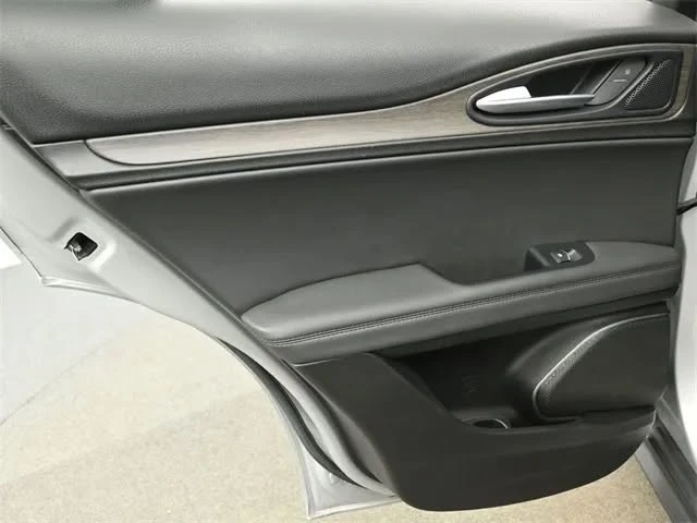 2019 Alfa Romeo Stelvio - Image 13 of 20