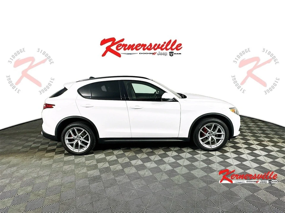 2019 Alfa Romeo Stelvio - Image 8 of 21