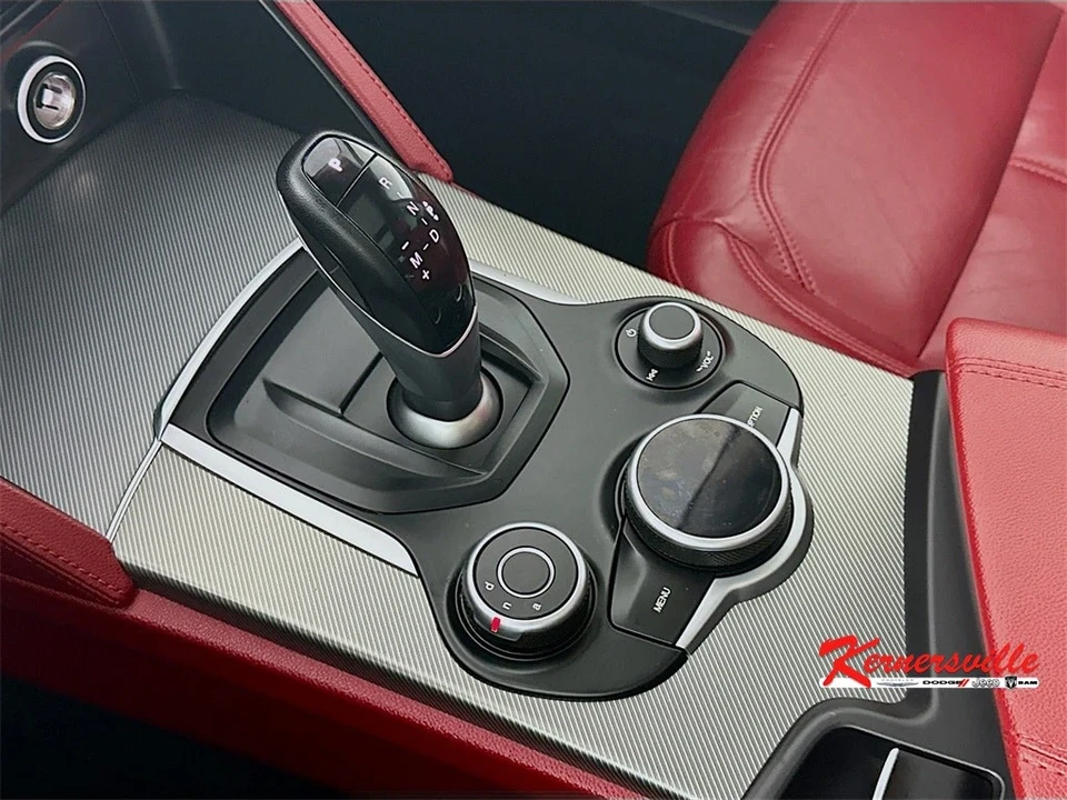 2019 Alfa Romeo Stelvio - Image 16 of 21