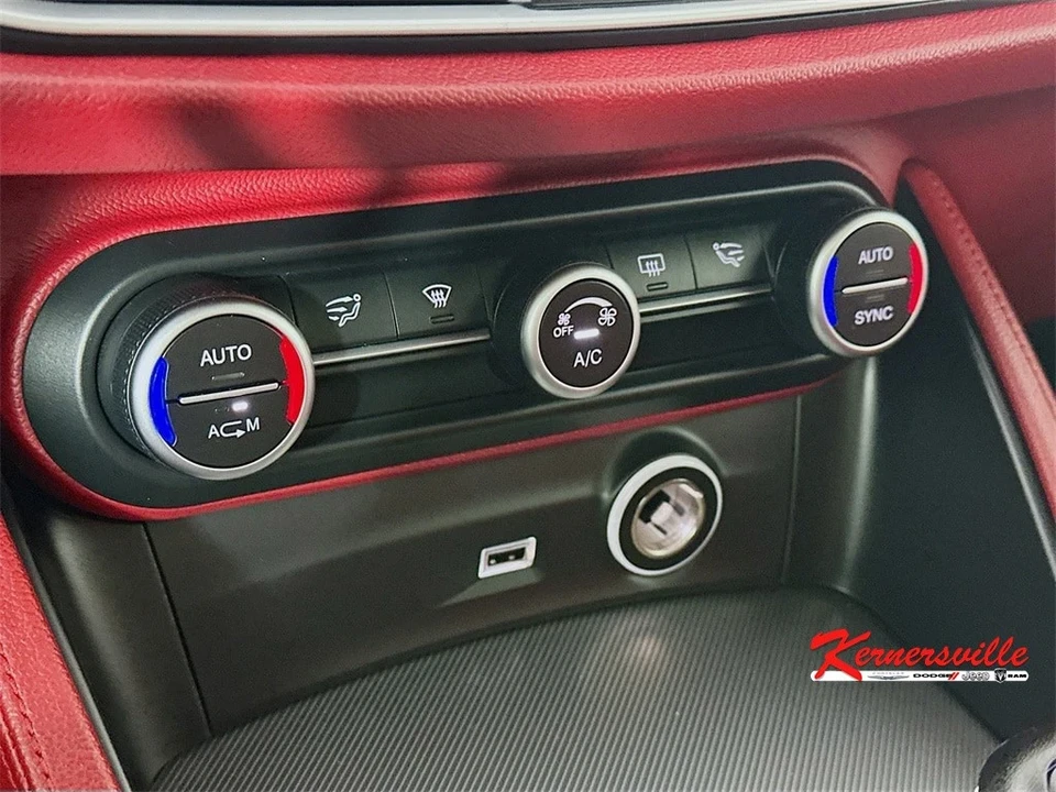 2019 Alfa Romeo Stelvio - Image 18 of 21