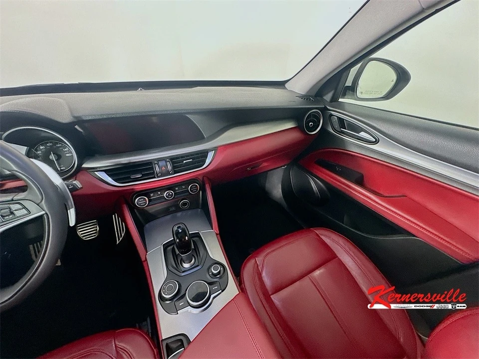2019 Alfa Romeo Stelvio - Image 11 of 21