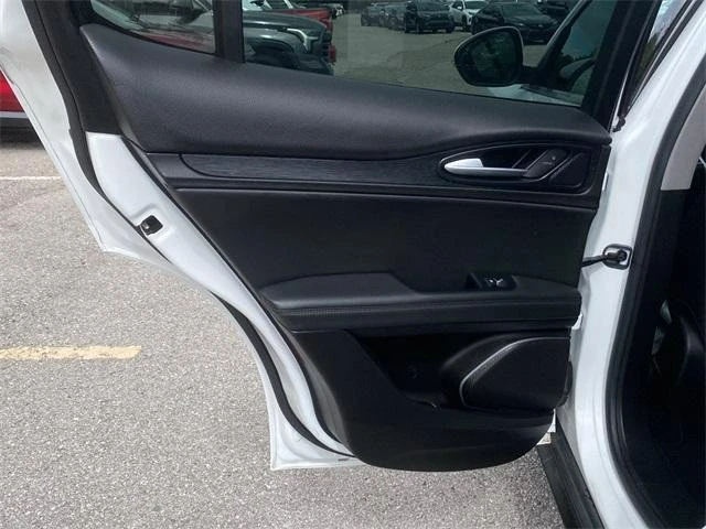 2019 Alfa Romeo Stelvio - Image 14 of 19