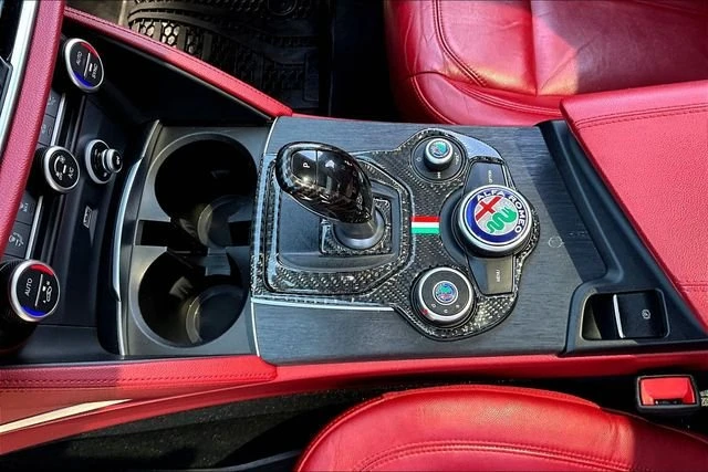 2019 Alfa Romeo Stelvio - Image 18 of 20