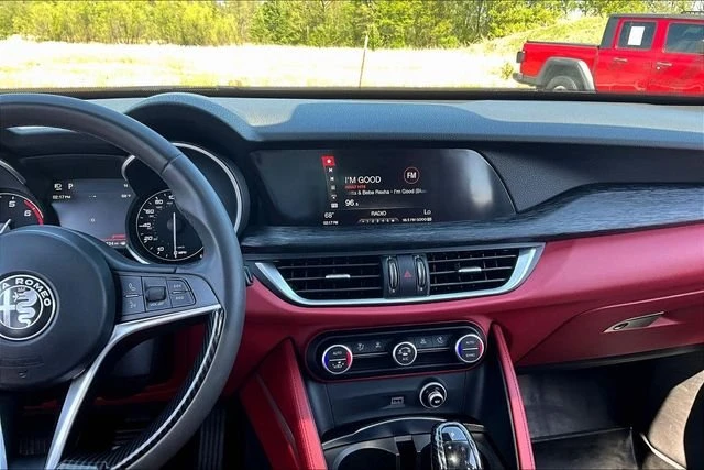 2019 Alfa Romeo Stelvio - Image 9 of 20
