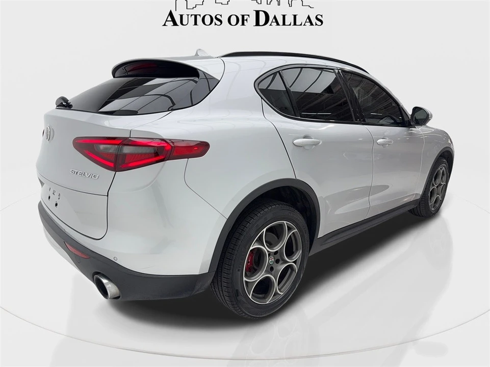 2019 Alfa Romeo Stelvio - Image 9 of 12