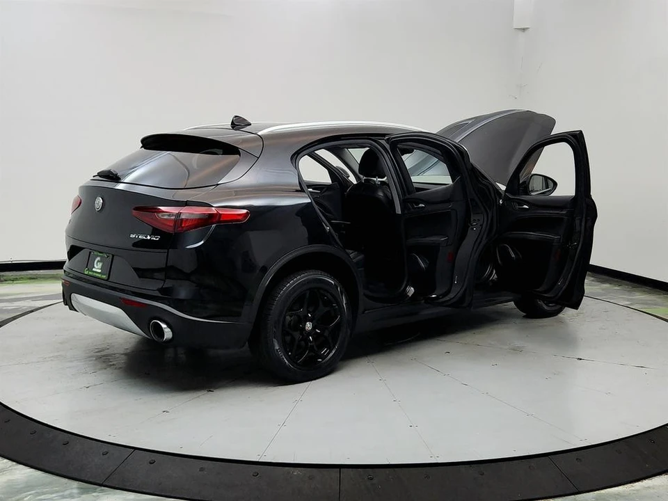 2019 Alfa Romeo Stelvio - Image 11 of 31