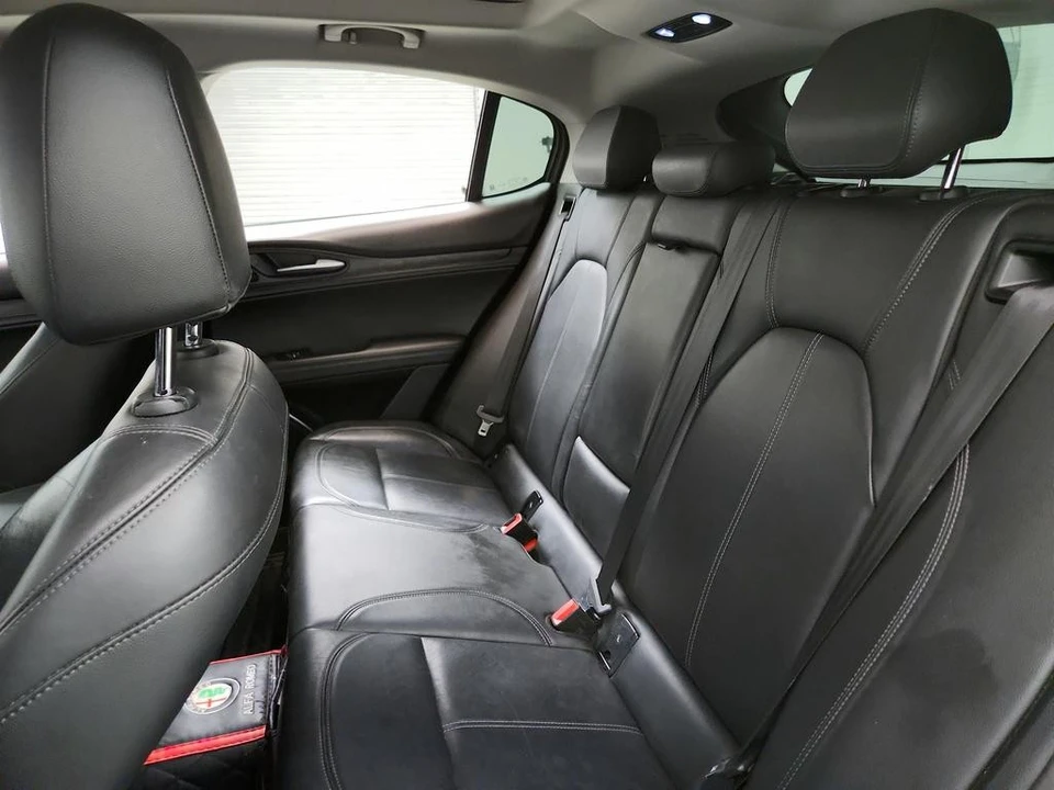 2019 Alfa Romeo Stelvio - Image 24 of 31