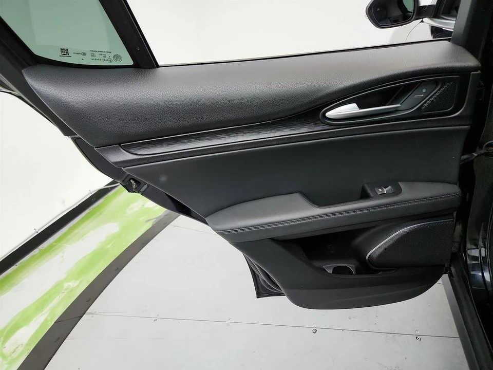 2019 Alfa Romeo Stelvio - Image 31 of 31