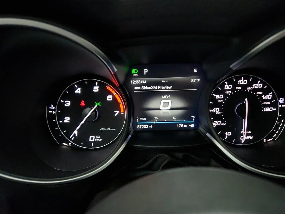 2019 Alfa Romeo Stelvio - Image 17 of 31