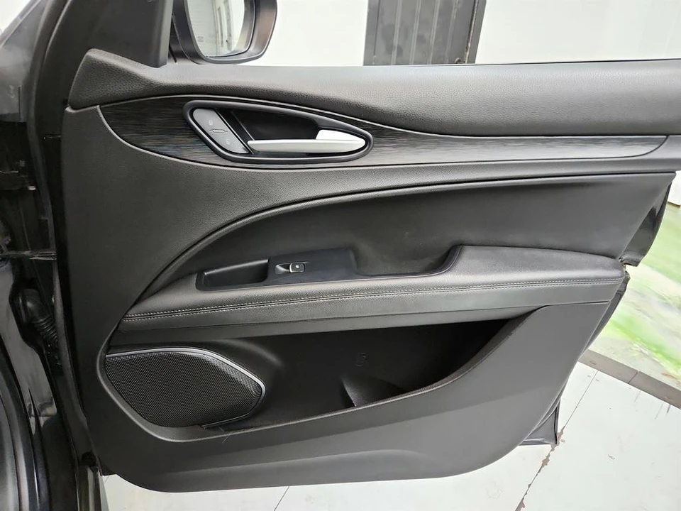 2019 Alfa Romeo Stelvio - Image 26 of 31