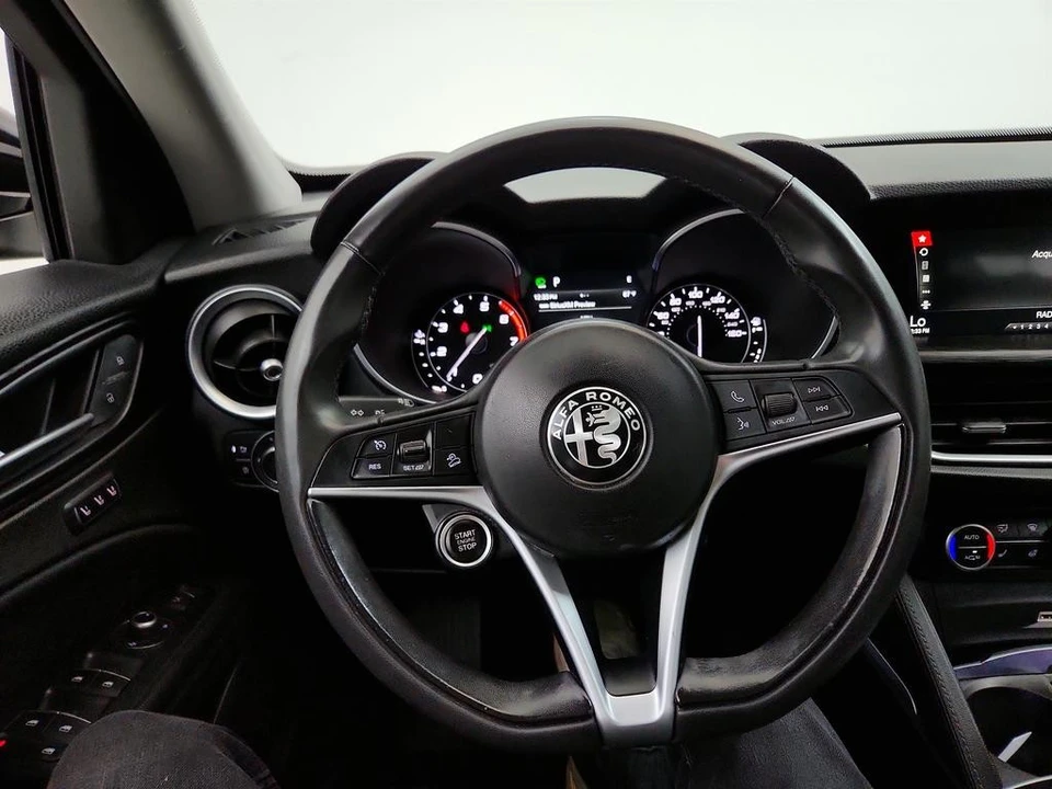 2019 Alfa Romeo Stelvio - Image 18 of 31