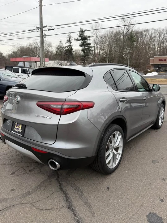 2019 Alfa Romeo Stelvio - Image 5 of 19