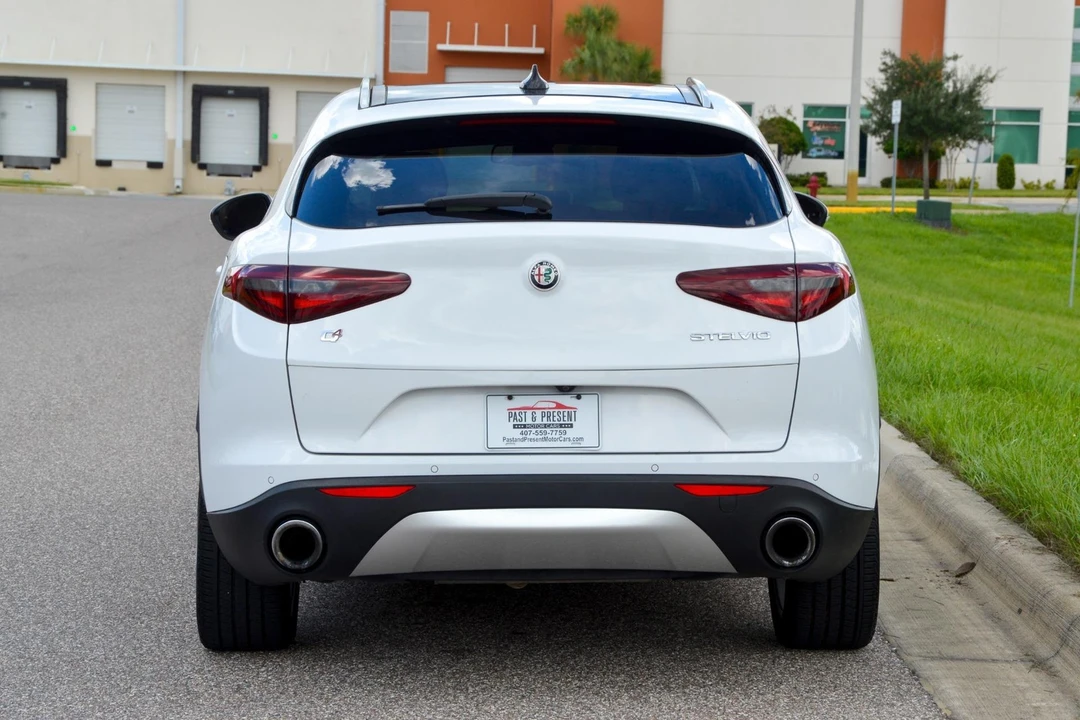 2019 Alfa Romeo Stelvio - Image 11 of 31