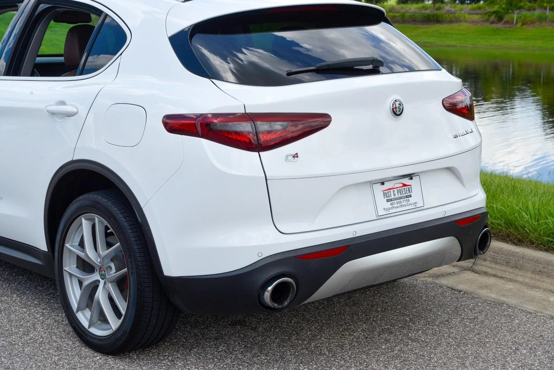2019 Alfa Romeo Stelvio - Image 13 of 31