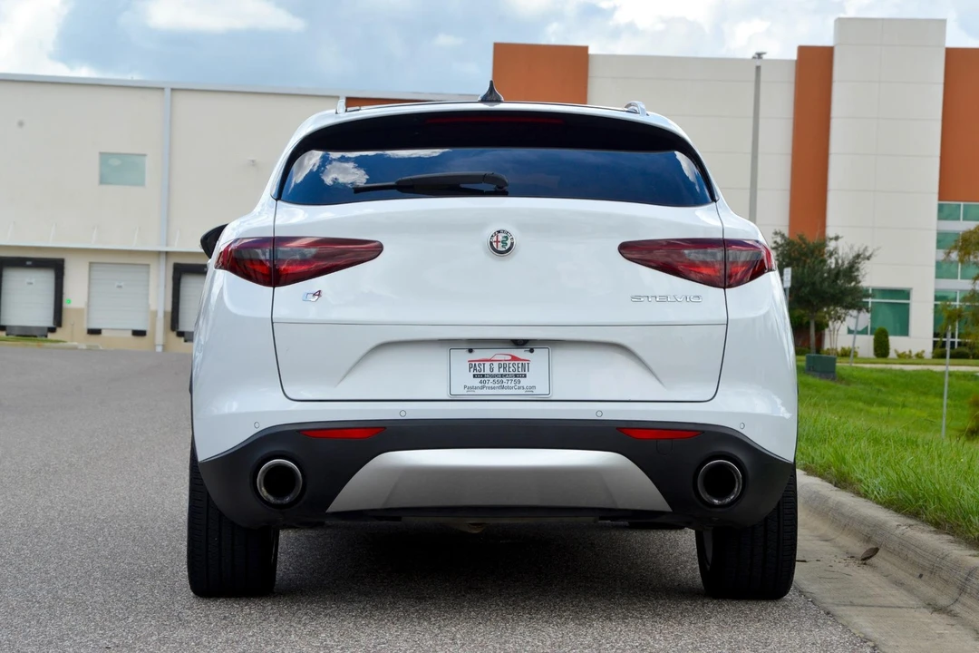 2019 Alfa Romeo Stelvio - Image 12 of 31