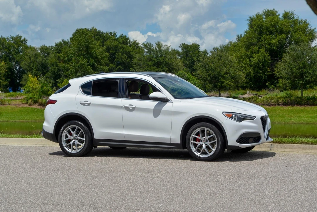 2019 Alfa Romeo Stelvio - Image 25 of 31
