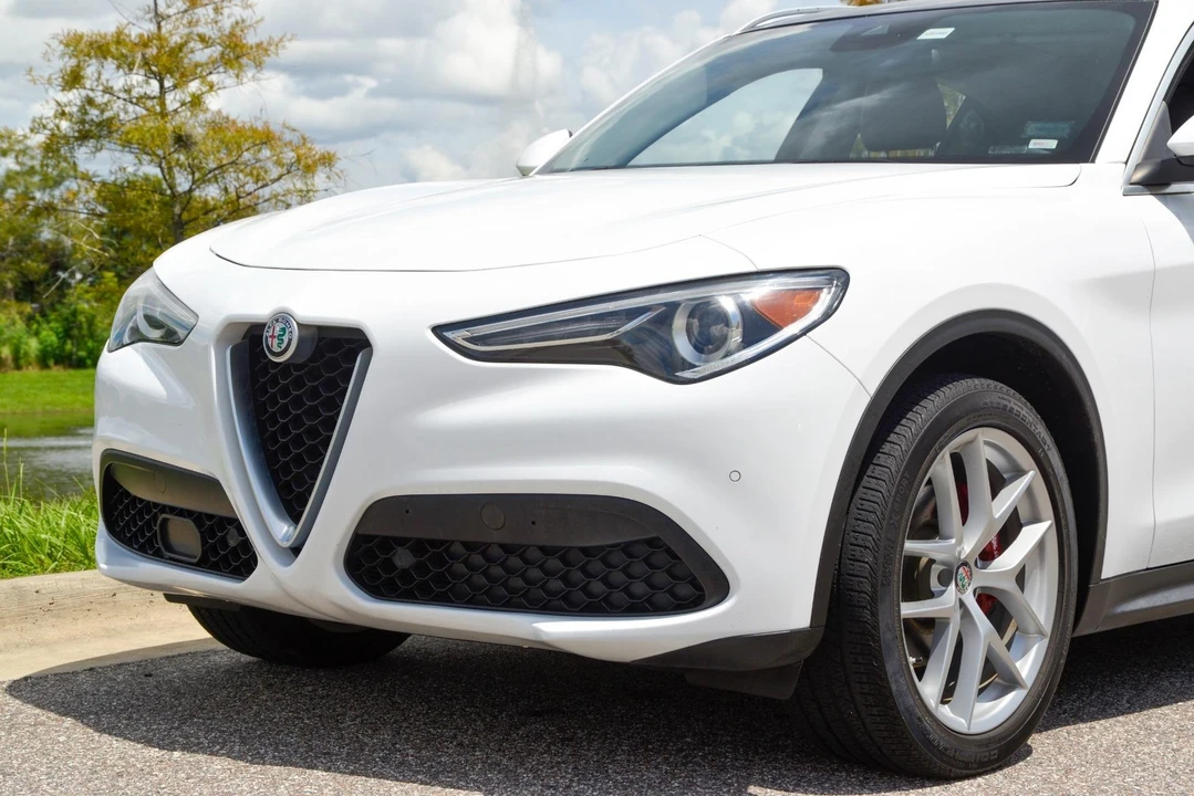 2019 Alfa Romeo Stelvio - Image 19 of 31