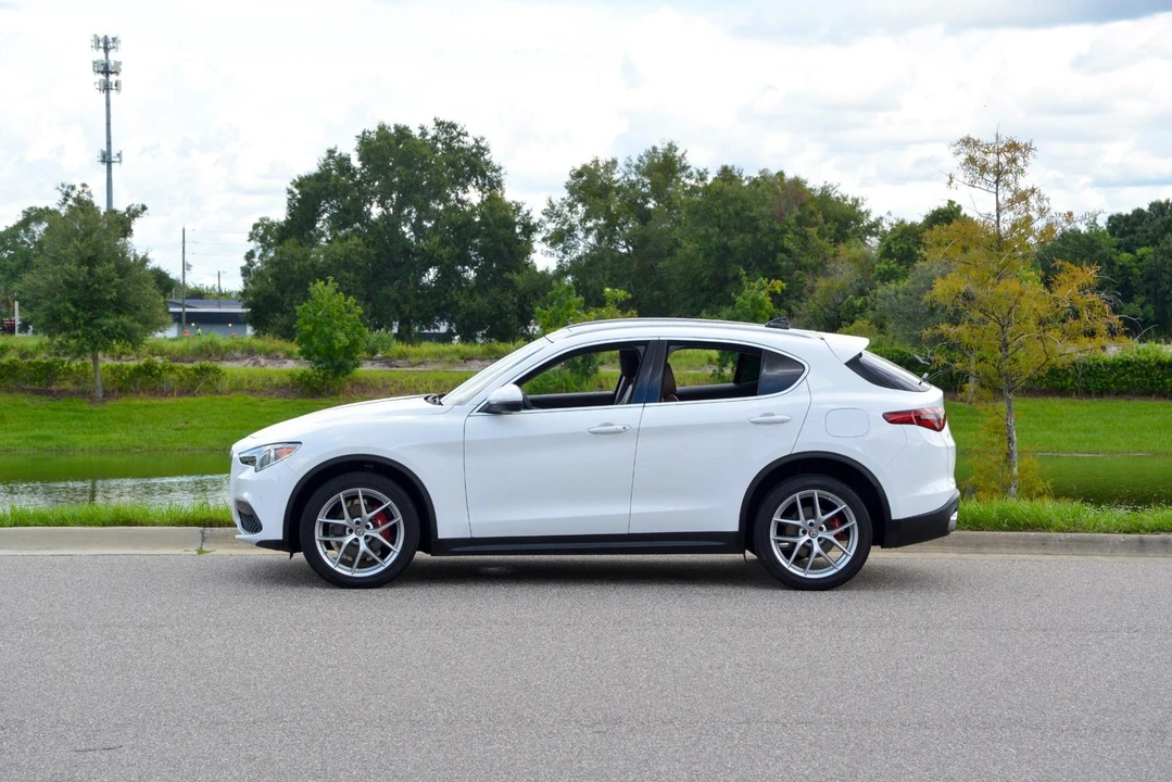 2019 Alfa Romeo Stelvio - Image 5 of 31