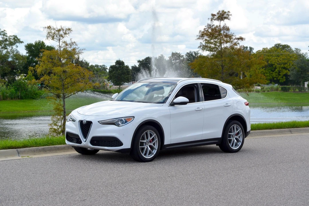 2019 Alfa Romeo Stelvio - Image 2 of 31
