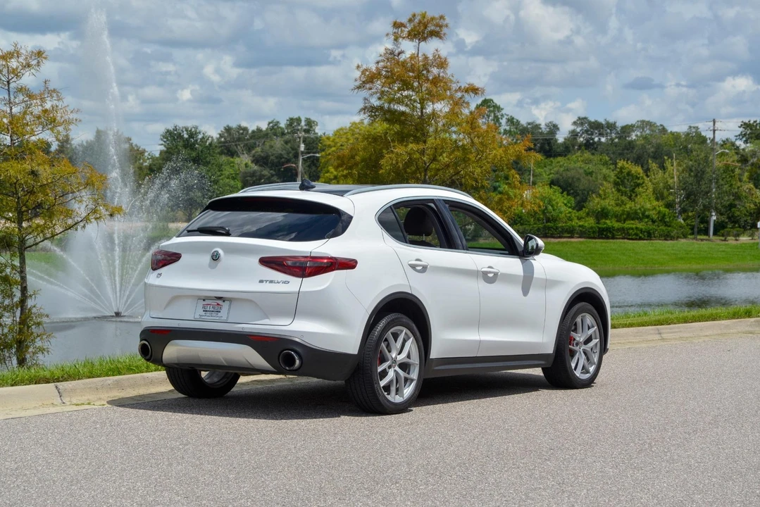 2019 Alfa Romeo Stelvio - Image 21 of 31