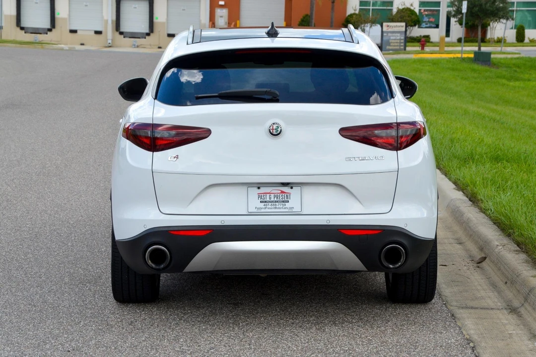 2019 Alfa Romeo Stelvio - Image 10 of 31