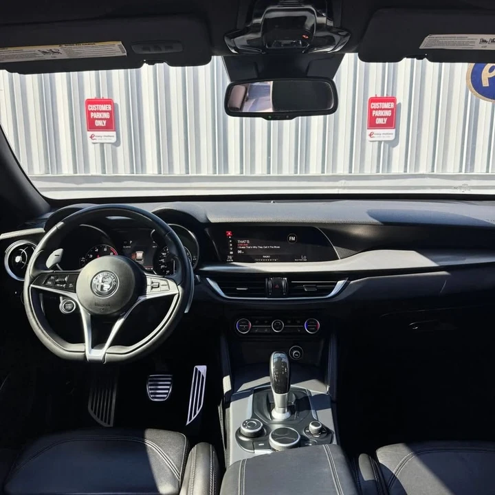 2019 Alfa Romeo Stelvio - Image 9 of 15