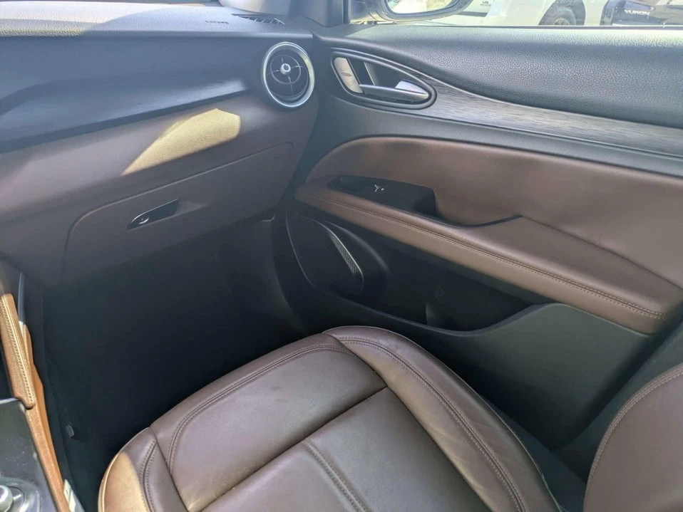 2019 Alfa Romeo Stelvio - Image 16 of 20