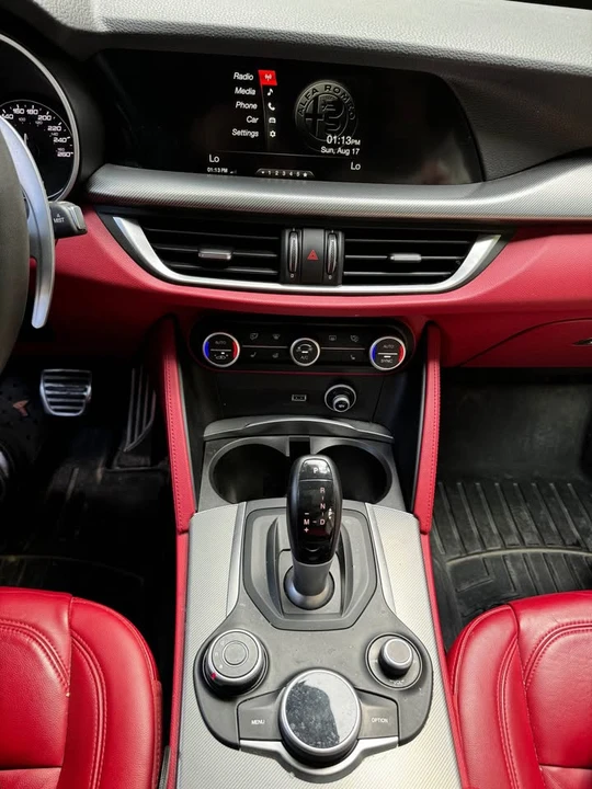 2019 Alfa Romeo Stelvio - Image 7 of 10