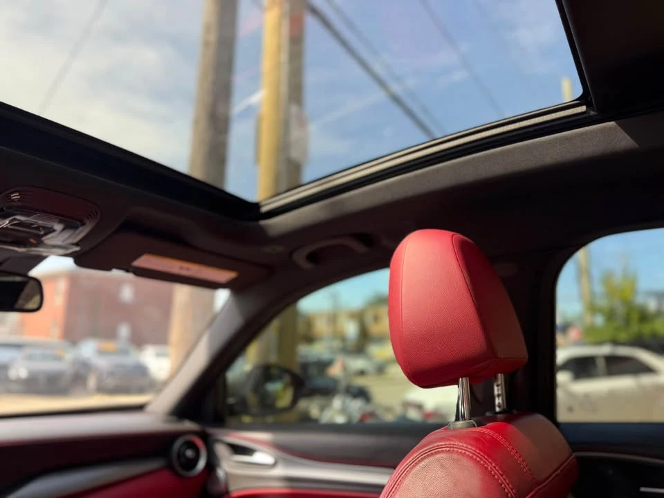 2019 Alfa Romeo Stelvio - Image 10 of 12