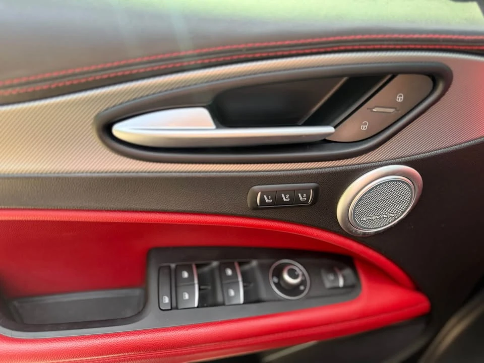 2019 Alfa Romeo Stelvio - Image 9 of 12