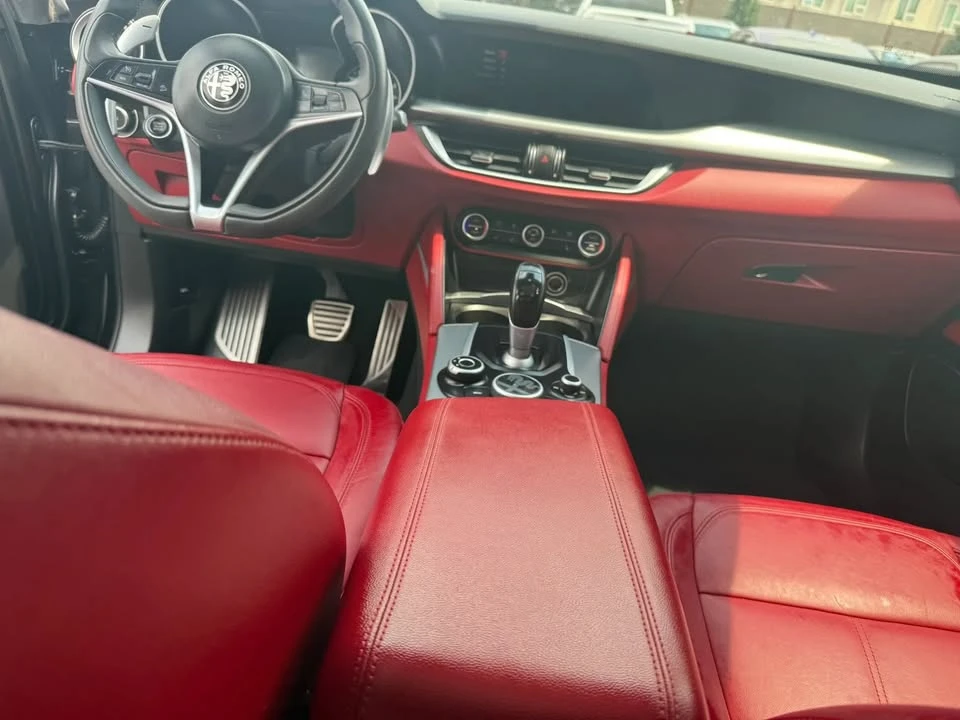 2019 Alfa Romeo Stelvio - Image 11 of 20