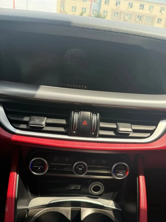2019 Alfa Romeo Stelvio - Image 18 of 20