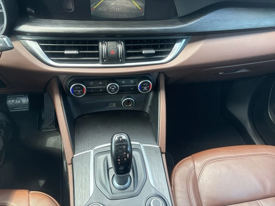 2019 Alfa Romeo Stelvio - Image 11 of 20