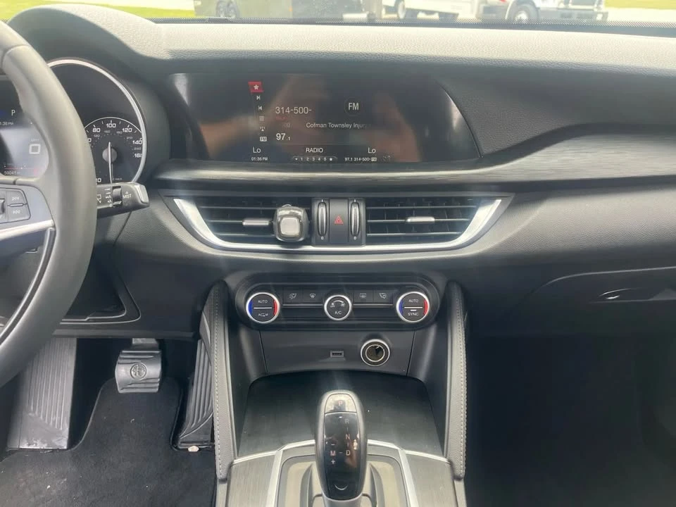 2019 Alfa Romeo Stelvio - Image 16 of 20