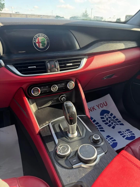 2019 Alfa Romeo Stelvio - Image 15 of 18