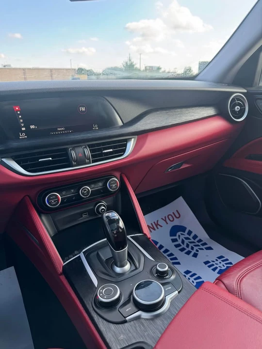 2019 Alfa Romeo Stelvio - Image 17 of 18