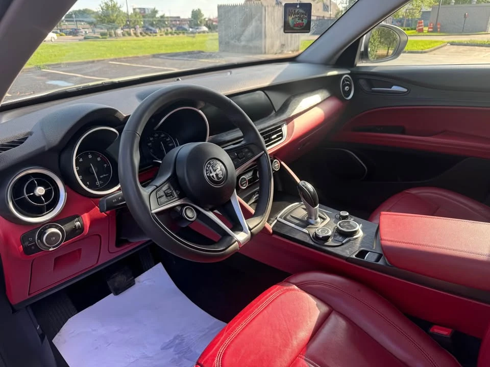 2019 Alfa Romeo Stelvio - Image 11 of 18