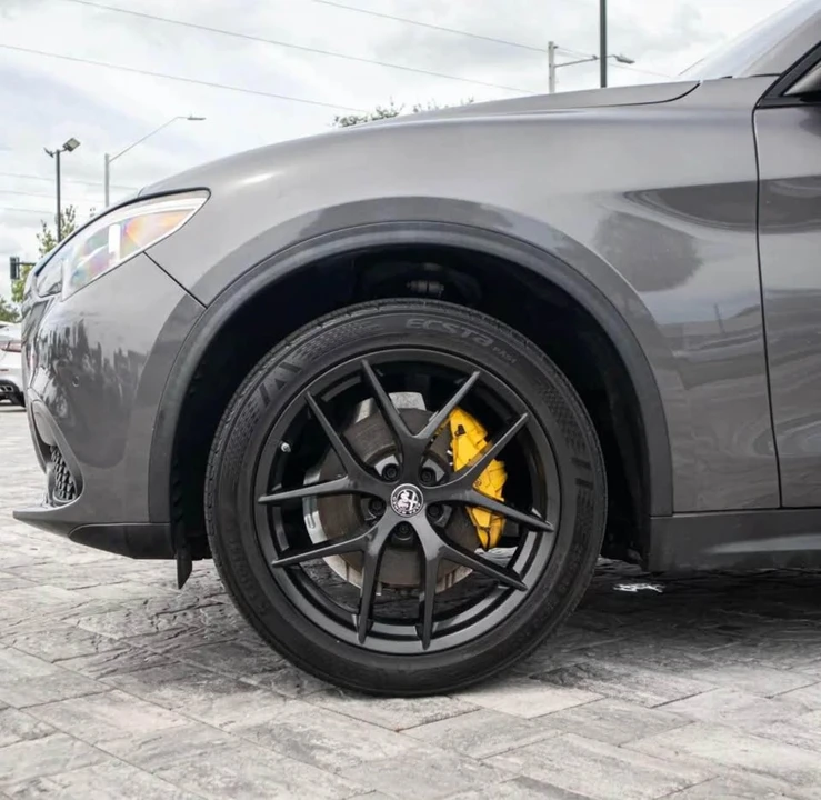 2019 Alfa Romeo Stelvio - Image 9 of 19