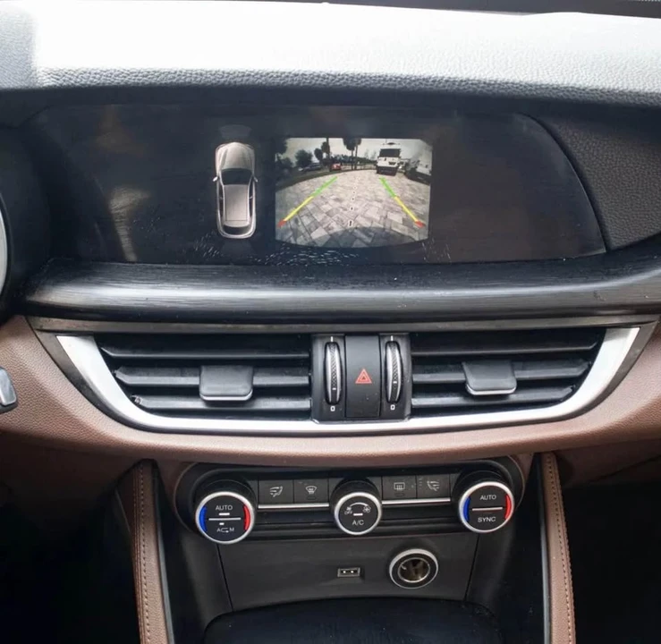 2019 Alfa Romeo Stelvio - Image 18 of 19