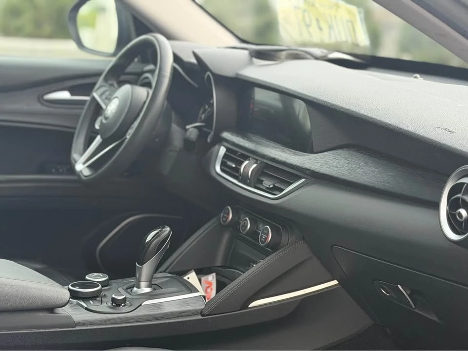 2019 Alfa Romeo Stelvio - Image 17 of 20