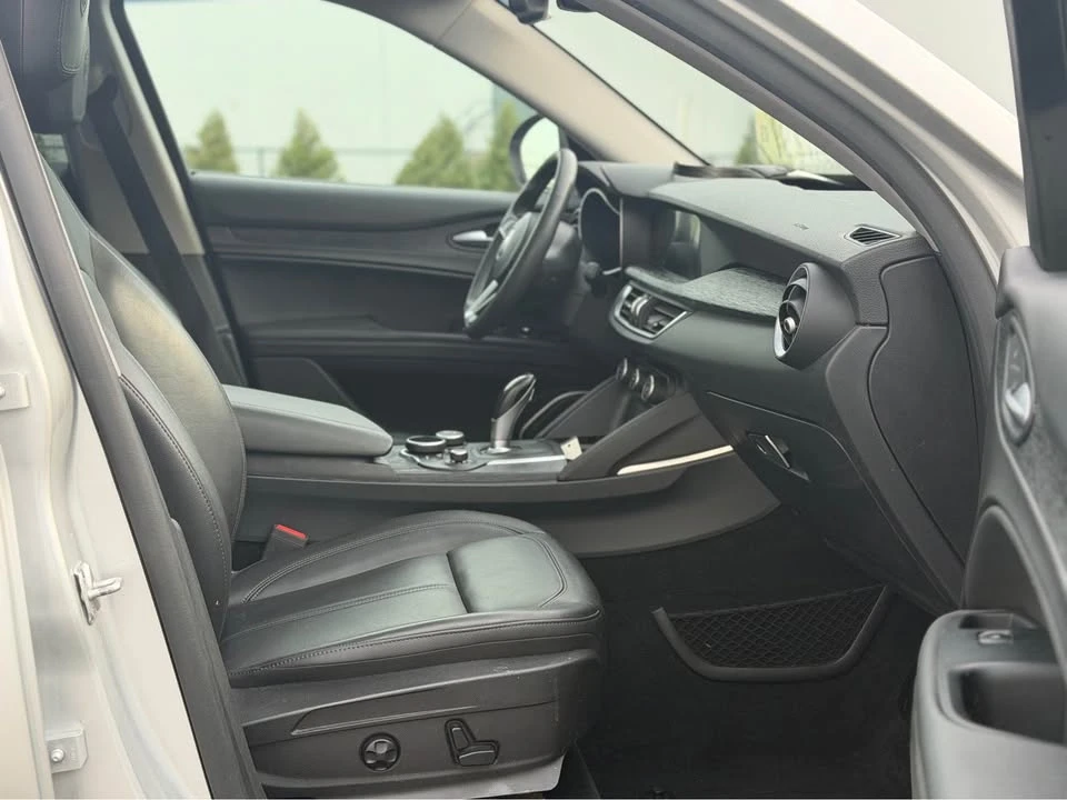 2019 Alfa Romeo Stelvio - Image 16 of 20