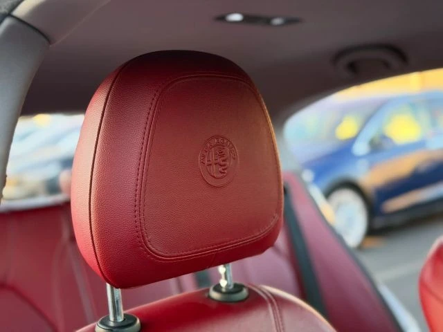 2019 Alfa Romeo Stelvio - Image 13 of 23